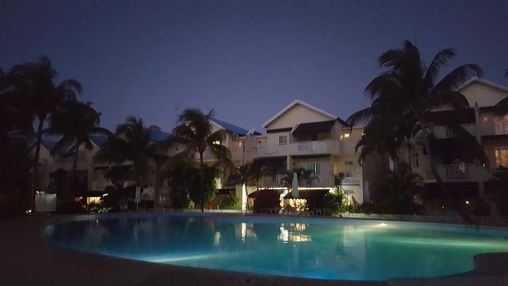 Villa In Le Tamier, 4 Bedrooms, 300M Flic En Flac Beach Екстериор снимка