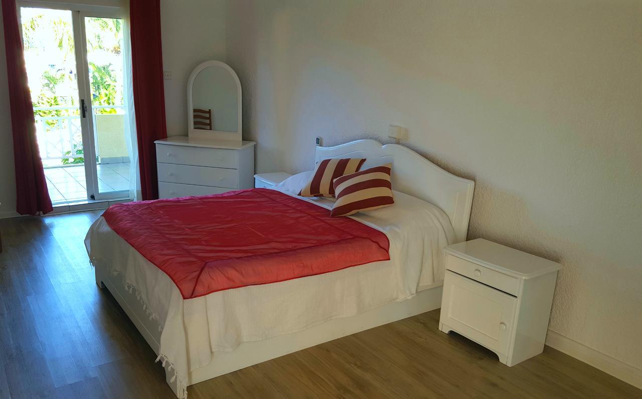 Villa In Le Tamier, 4 Bedrooms, 300M Flic En Flac Beach Екстериор снимка