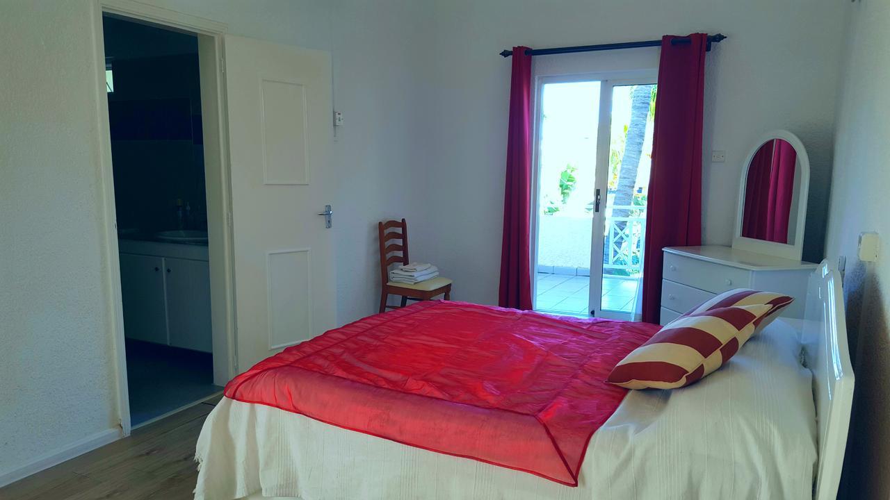 Villa In Le Tamier, 4 Bedrooms, 300M Flic En Flac Beach Екстериор снимка
